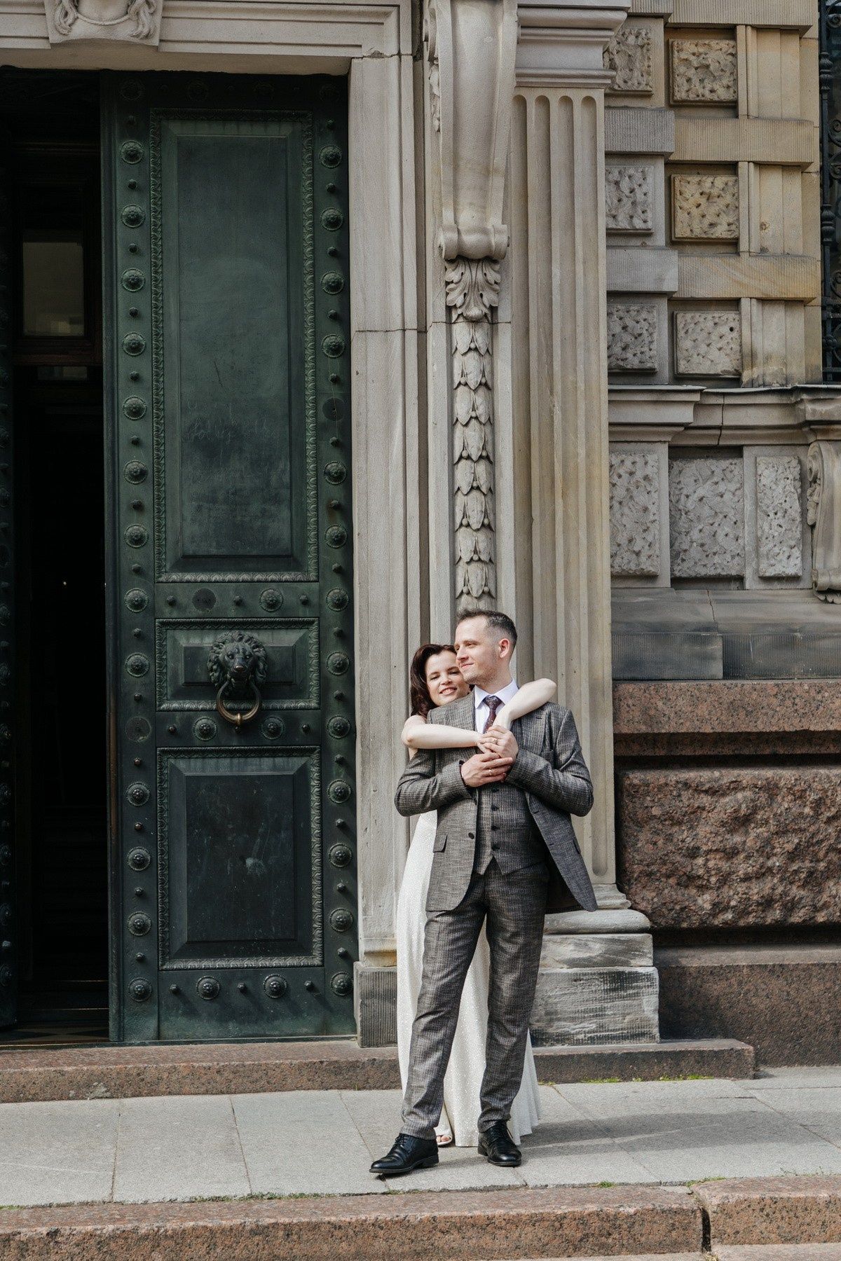 Свадебная прогулка в СПб, фотограф Денис Дорфф. Фотограф крещение венчание в Петербурге! Помогает подобрать храм и посоветовал душевного батюшку в СПб