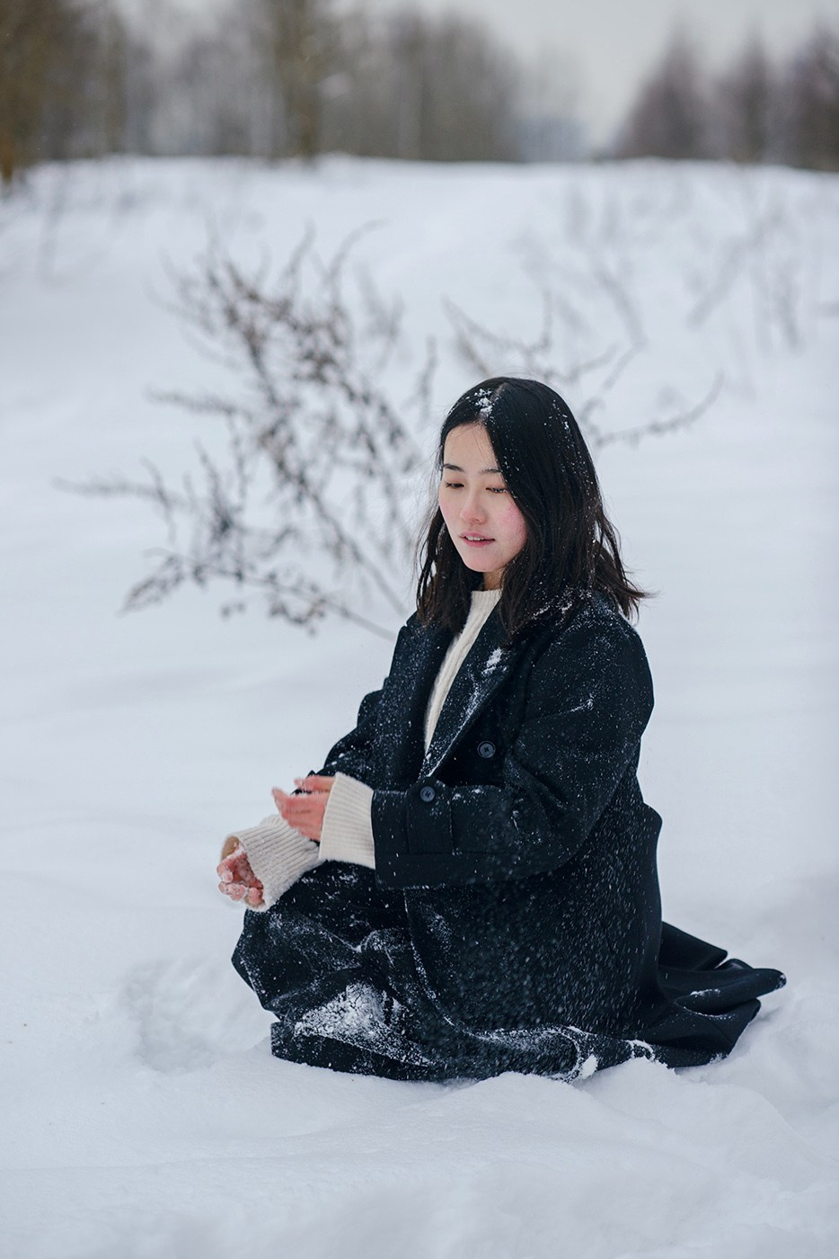 photo shoot for a girl in a winter field, snow (photography from Elena Carruthers)