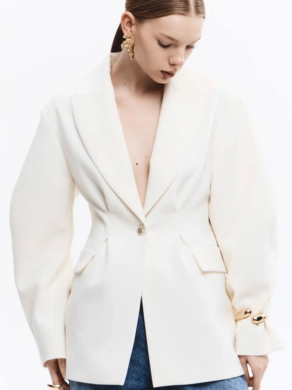 Wis-Wis лукбук. Стилист медийных личностей