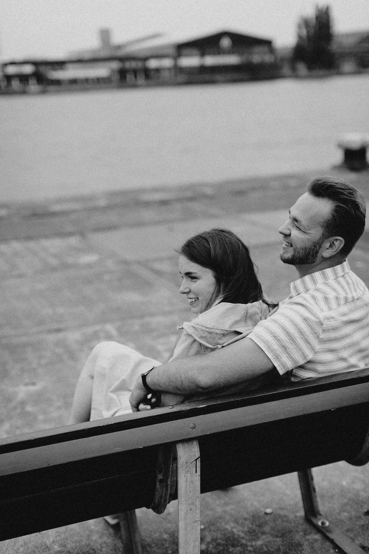 Потому что скоро вернутся в Амстердам. Про любовь