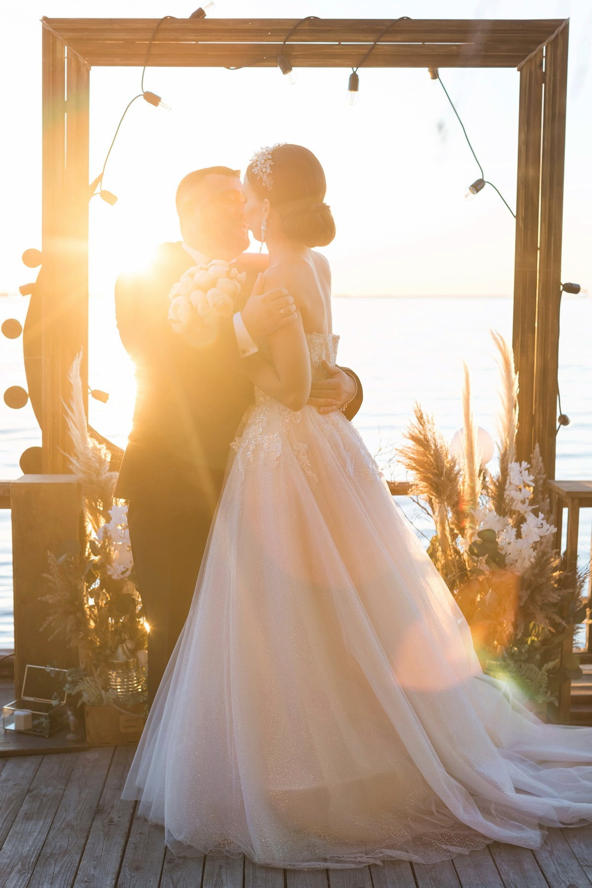 Свадебная фотосессия на берегу Горьковского моря. Свадебный фотограф в Нижнем Новгороде и Москве Сергей Воробьев