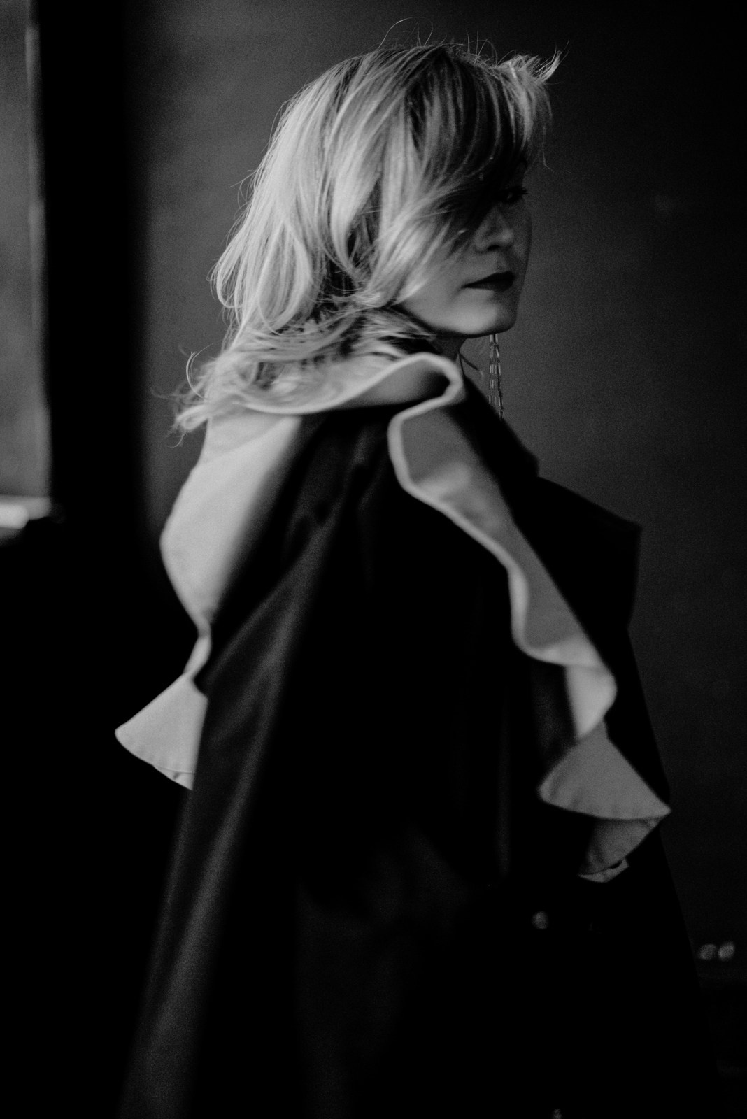 Свадебная фотосессия в стиле минимализм в Тюмени — Максим и Таня — Фотограф Дарья Мустафина. Фотограф Дарья Мустафина, Тюмень