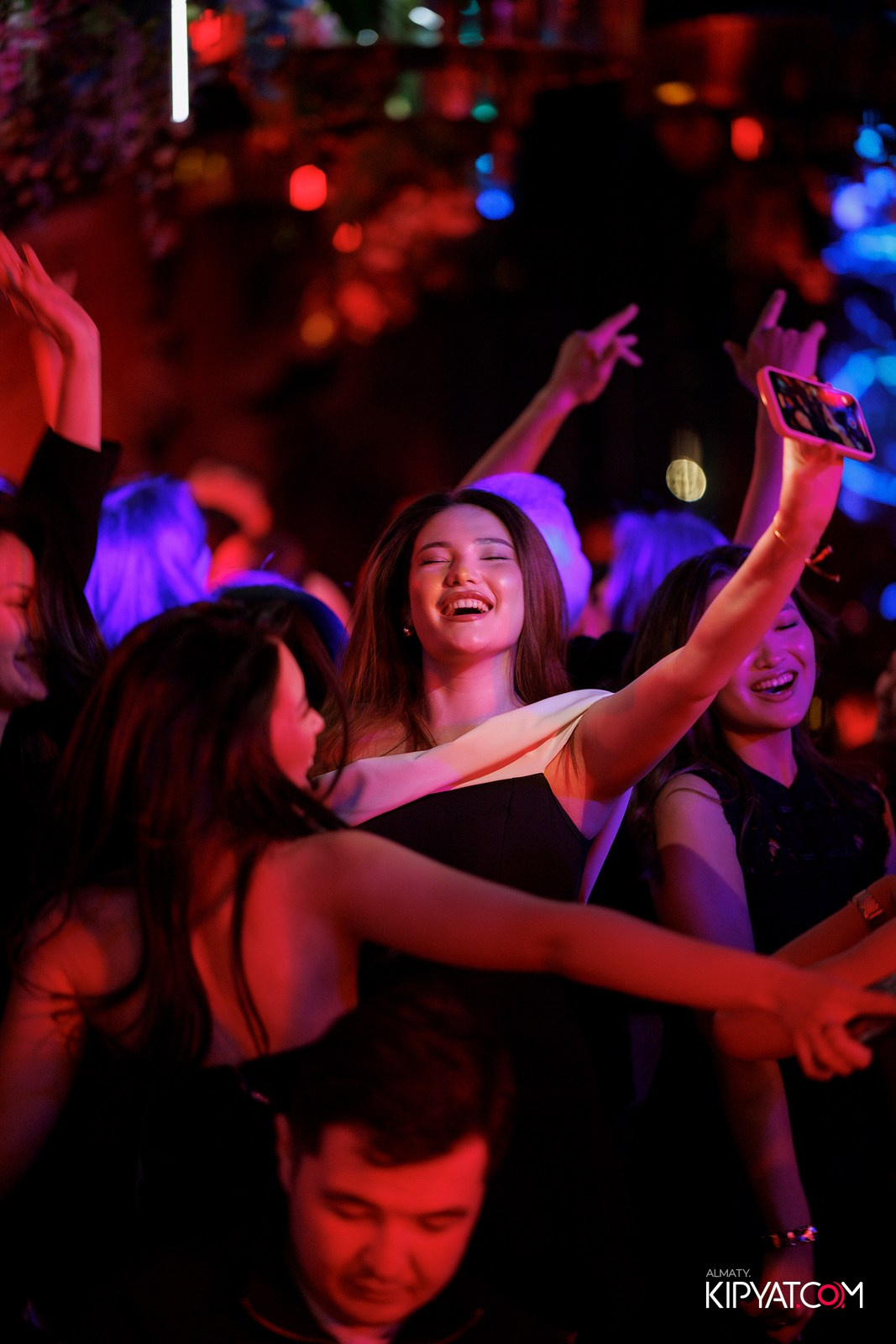 FRIENDS BAR & TERRACE. КИПЯТКОМ АЛМАТЫ! Фотосъемка мероприятий в Алматы