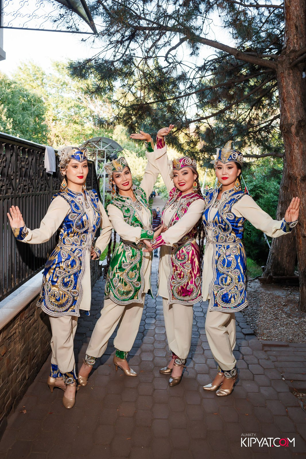 РЕСТОРАН УЧ ЛЯГАН. КИПЯТКОМ АЛМАТЫ!