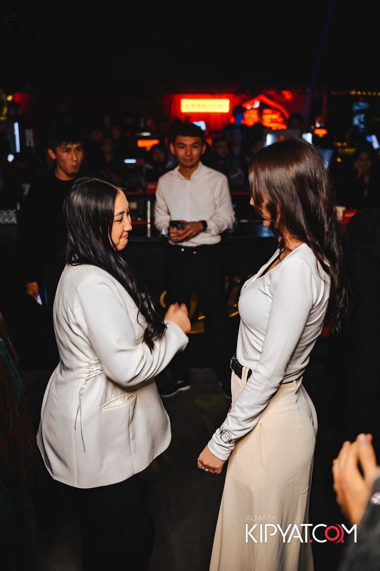 ПОСВЯЩЕНИЕ В СТУДЕНТЫ ''Q'' UNIVERSITY. КИПЯТКОМ АЛМАТЫ!