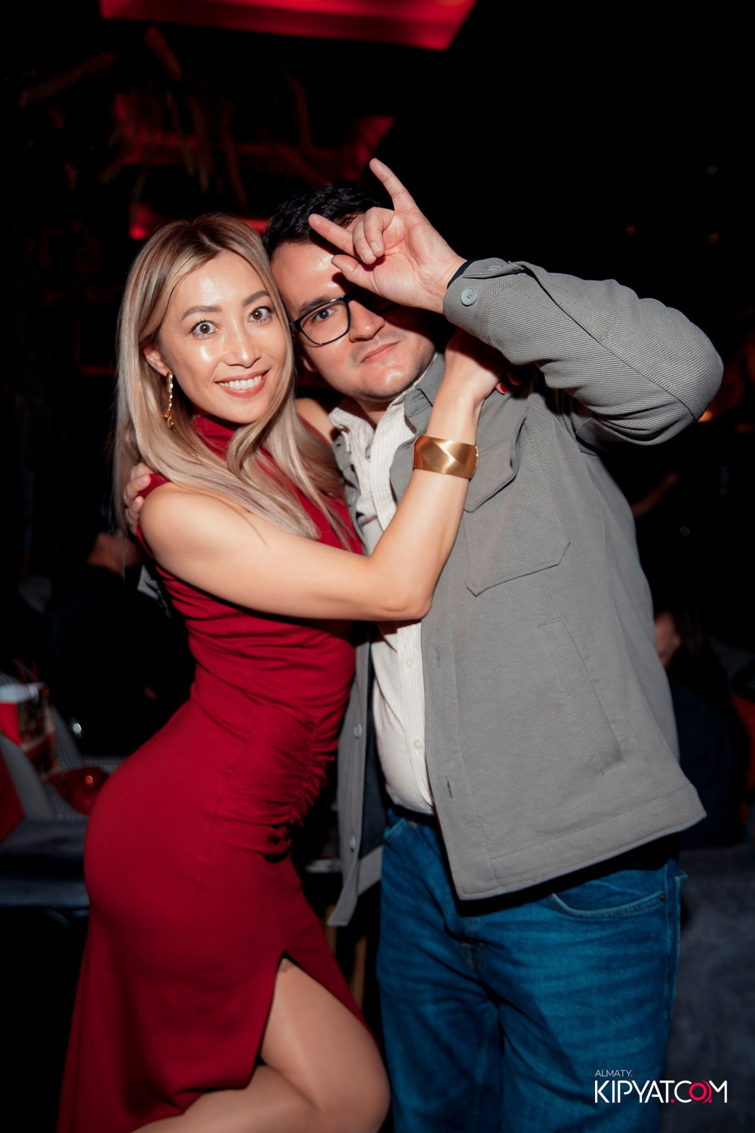 БАР ПАНАЕХАЛИ НА ДОСТЫК. КИПЯТКОМ АЛМАТЫ! Фотосъемка мероприятий в Алматы