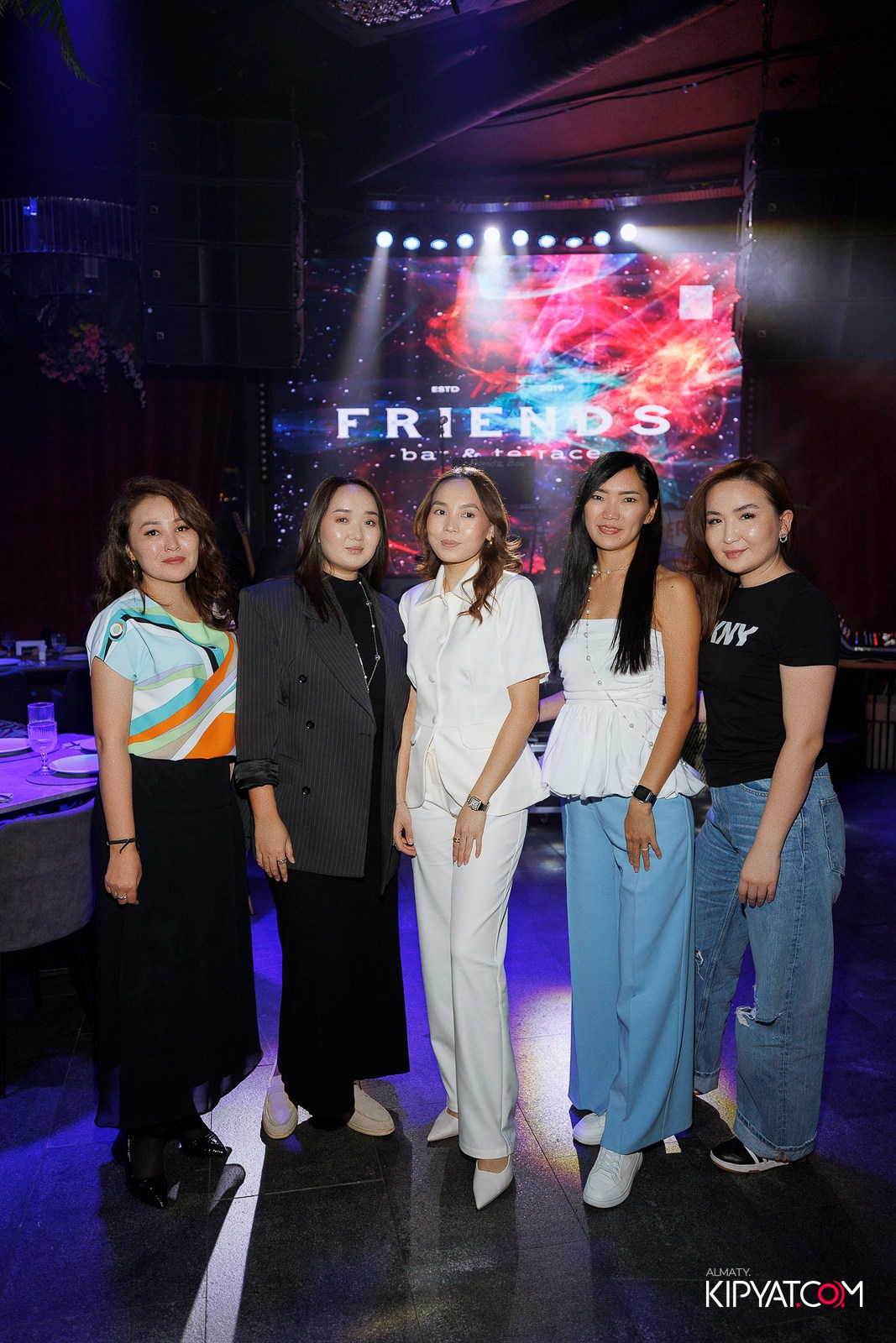 FRIENDS BAR & TERRACE. КИПЯТКОМ АЛМАТЫ! Фотосъемка мероприятий в Алматы