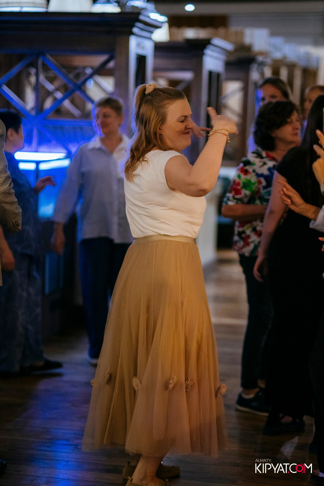 ЖИГУЛИ БАР-ДЕНЬ ЗНАНИЙ. КИПЯТКОМ АЛМАТЫ!