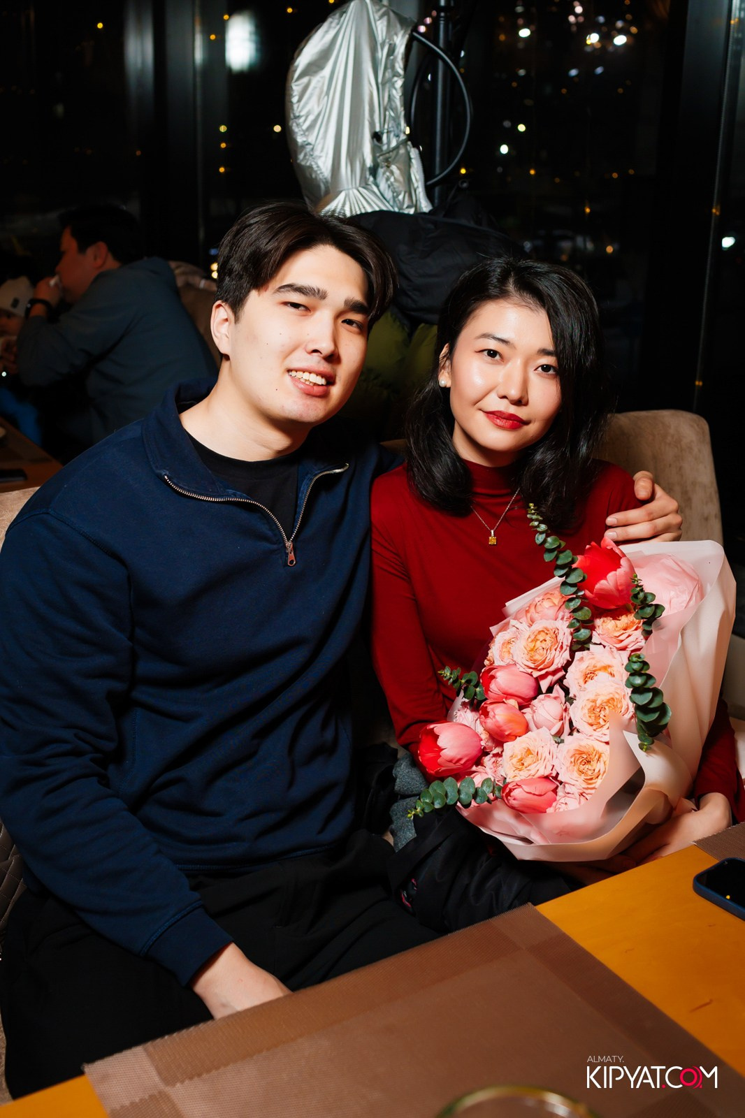 LIFE GRILL CAFE. КИПЯТКОМ АЛМАТЫ!