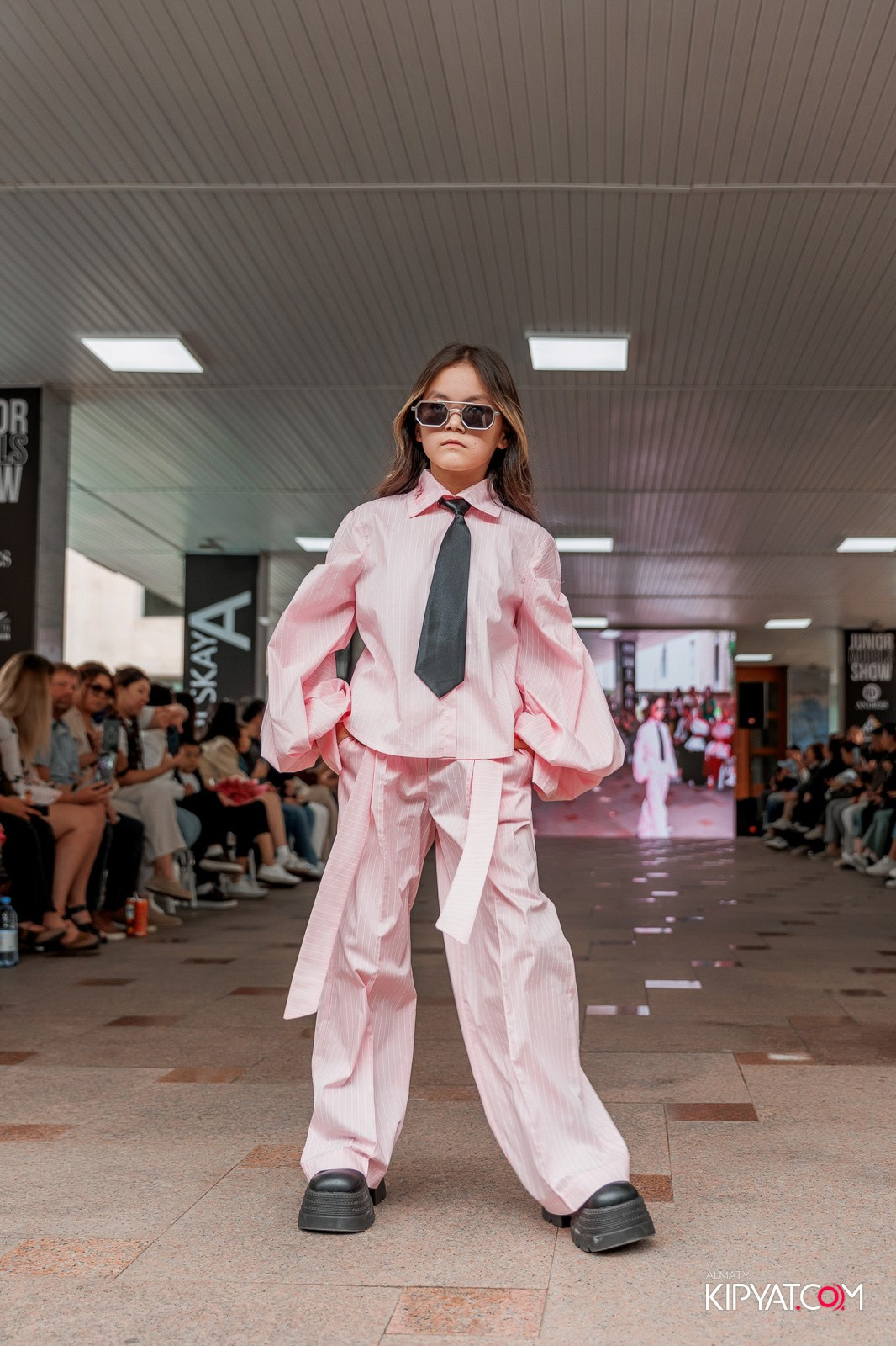 JUNIOR FASHION SHOW. КИПЯТКОМ АЛМАТЫ!