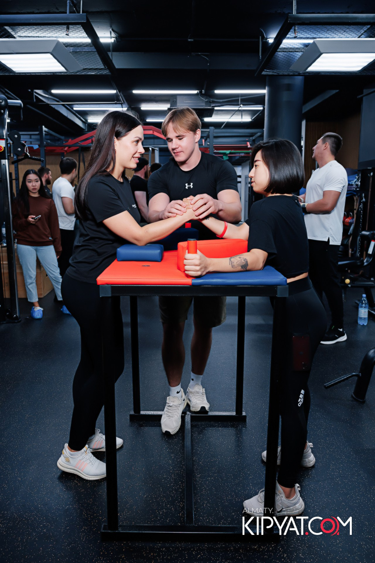 ДЕНЬ РОЖДЕНИЯ ФИТНЕС КЛУБА FITNESS BLITZ. КИПЯТКОМ АЛМАТЫ!