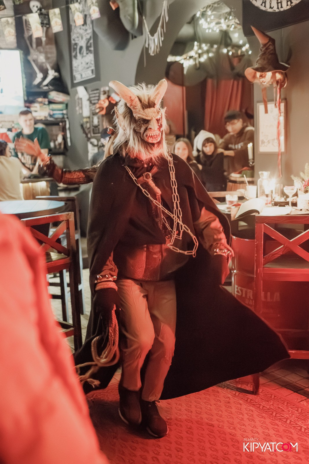 MERRY CREEPYSTMASS AND SPOOKY NEW YEAR — QUEEN OF THE DARKNESS BAR. КИПЯТКОМ АЛМАТЫ!