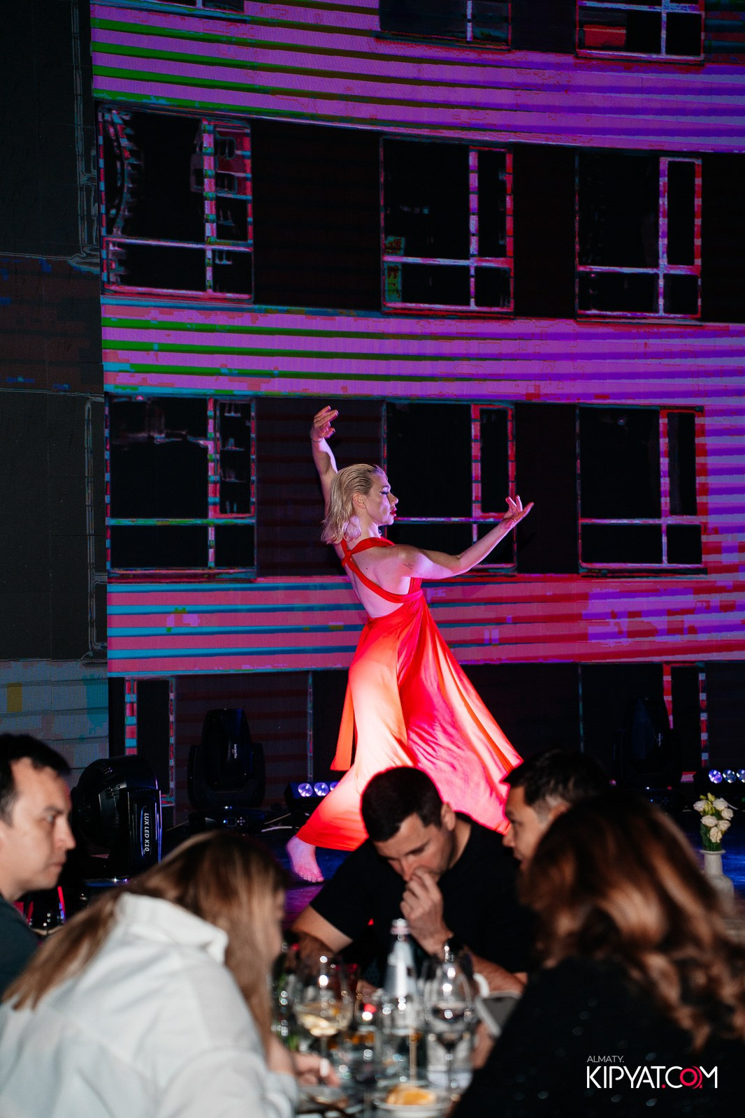 QUEEN. КИПЯТКОМ АЛМАТЫ!