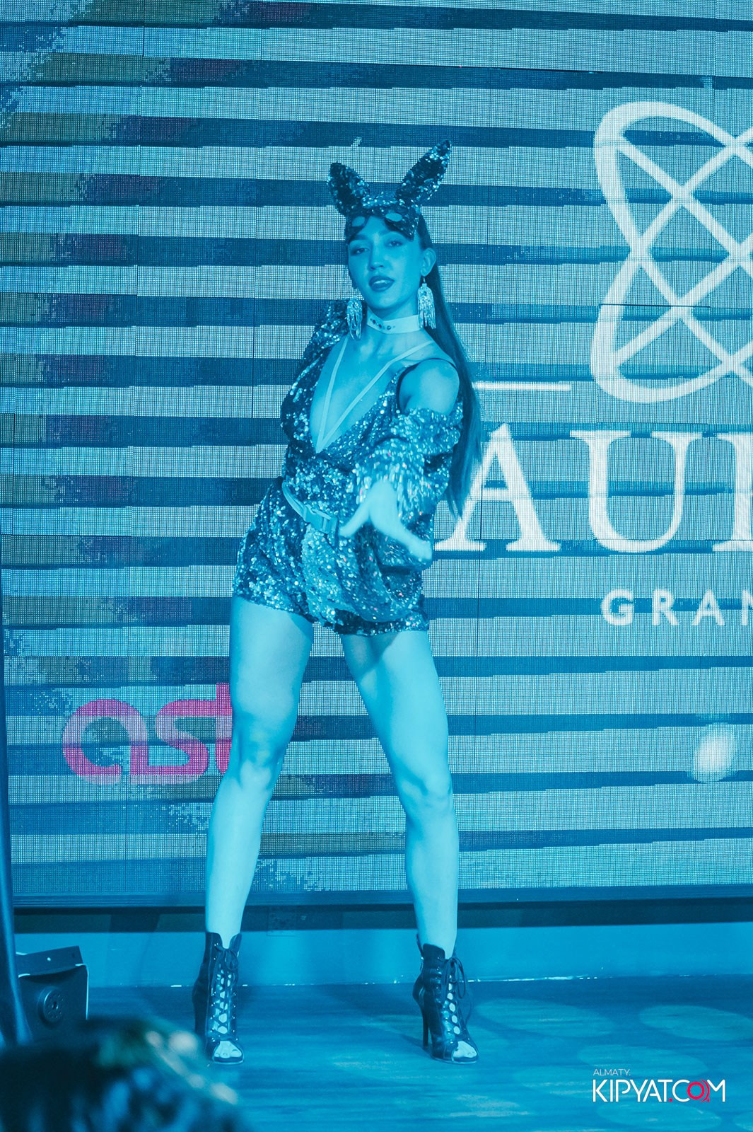 LAUREATE GRANDE CAFE. КИПЯТКОМ АЛМАТЫ!