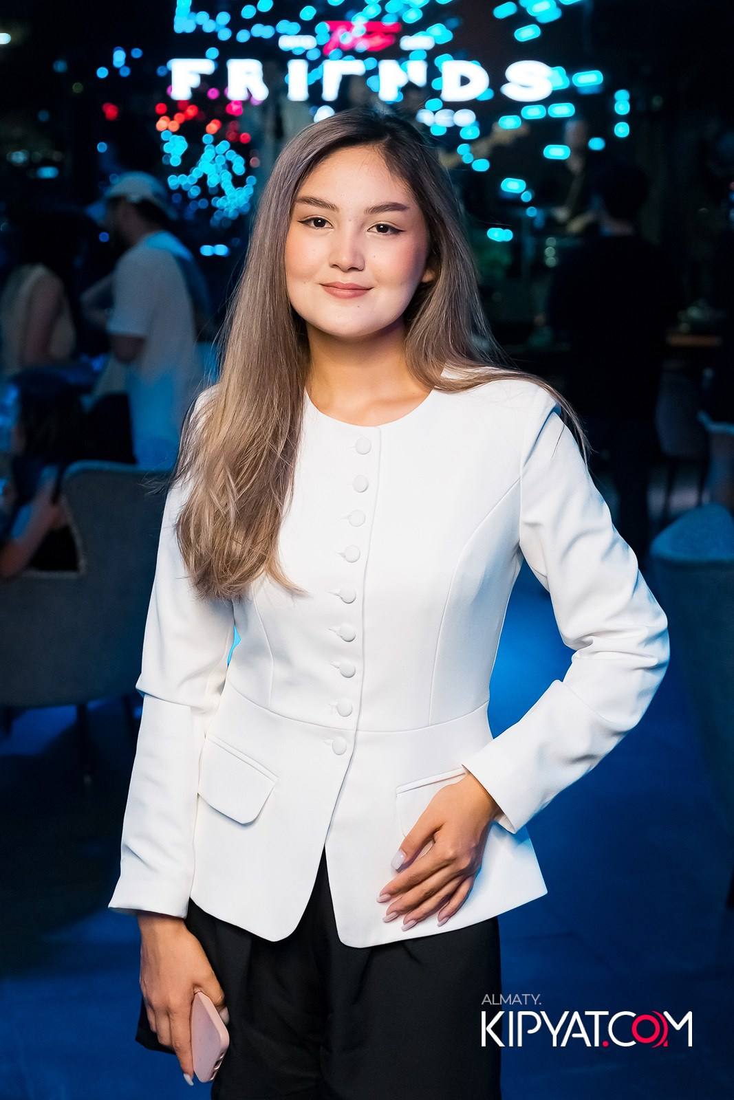 FRIENDS BAR & TERRACE. КИПЯТКОМ АЛМАТЫ!