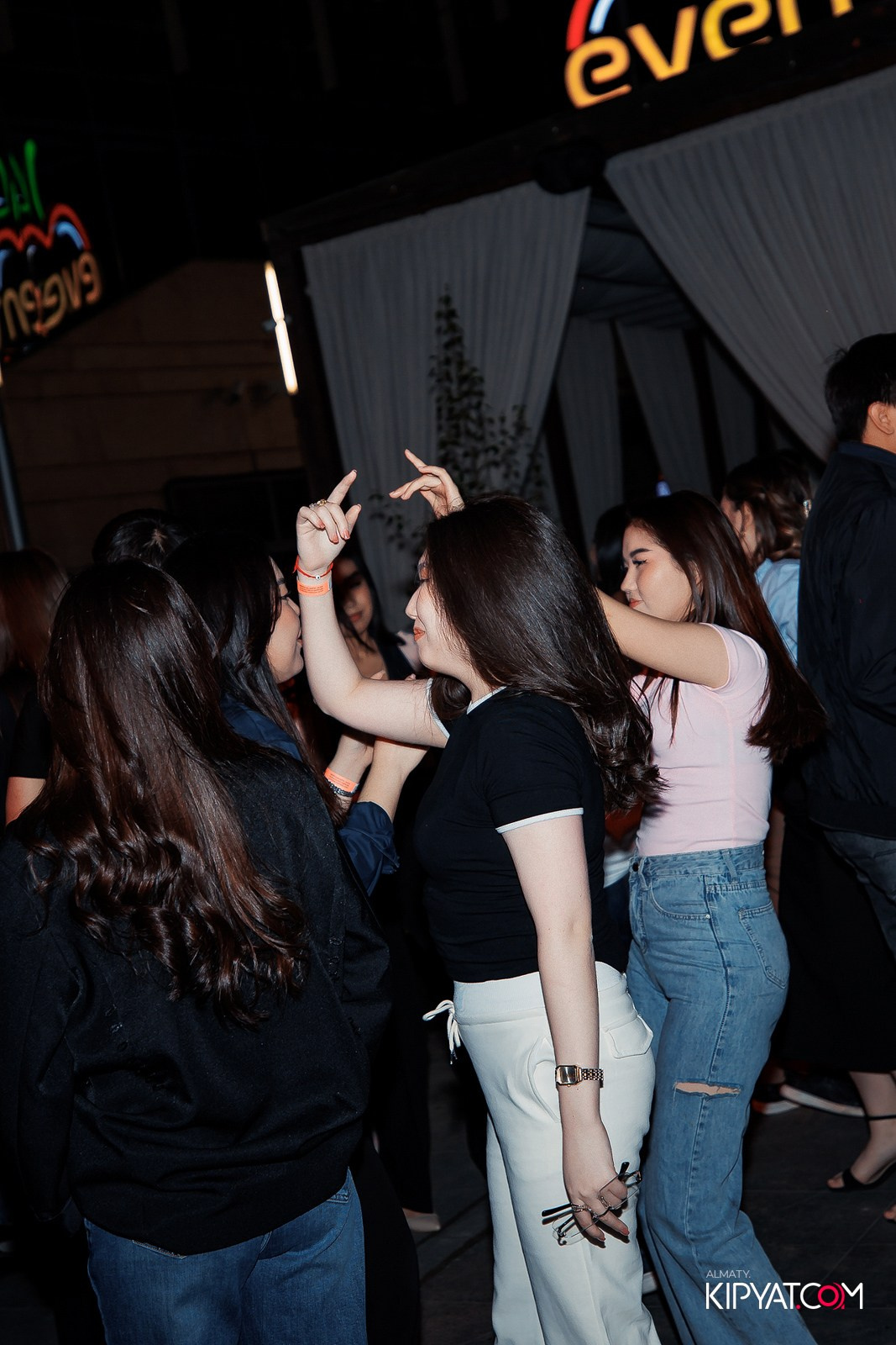 EVENT BAR. КИПЯТКОМ АЛМАТЫ!