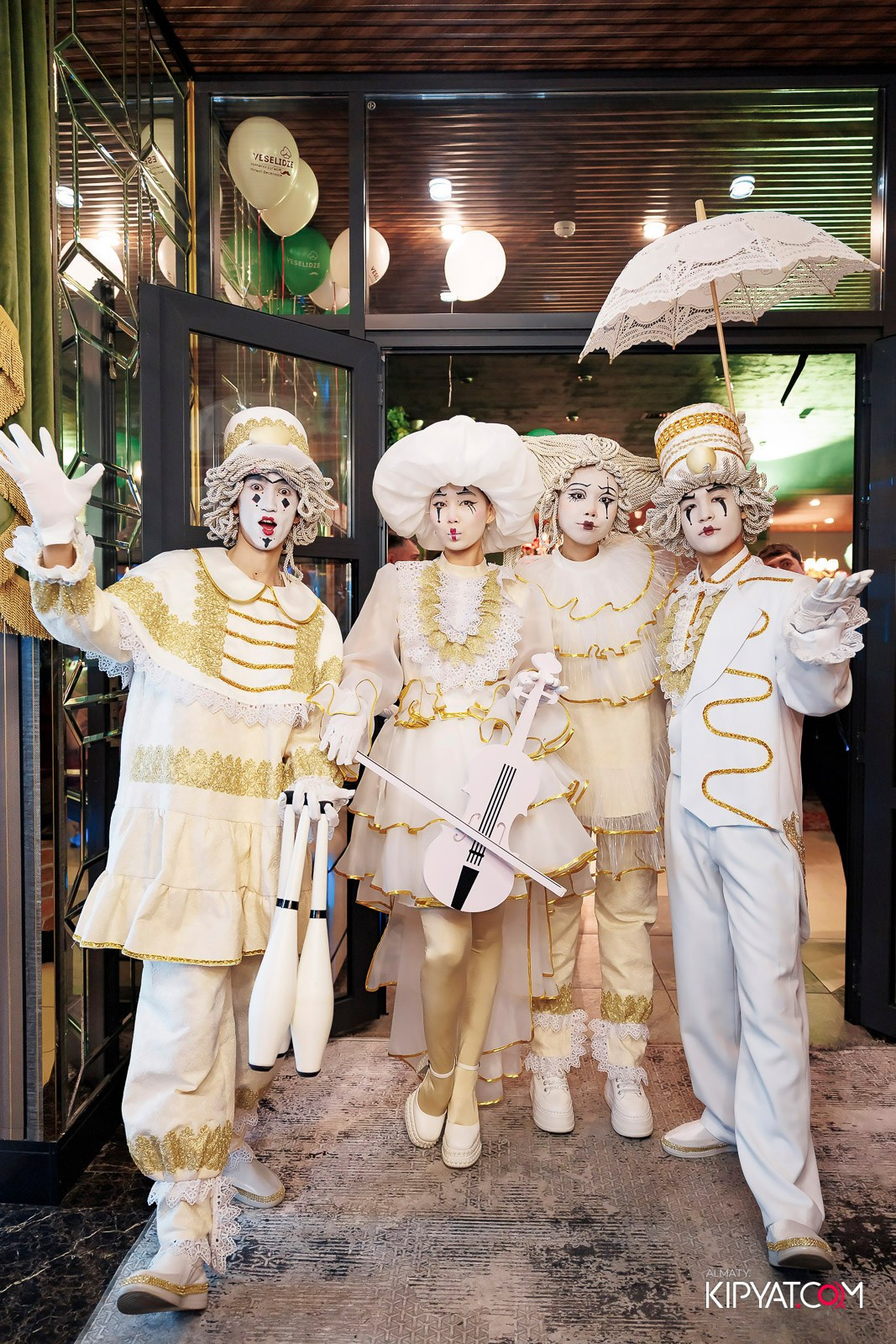 РЕСТОРАН ВЕСЕЛИДЗЕ НА ШЕВЧЕНКО. КИПЯТКОМ АЛМАТЫ!