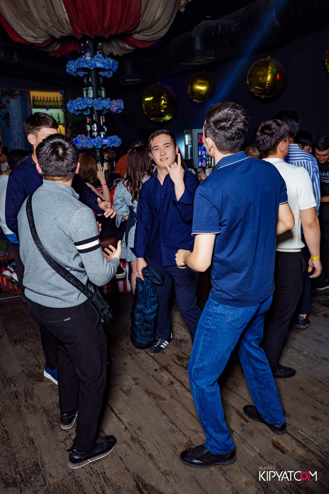 UYAT EMES BAR. КИПЯТКОМ АЛМАТЫ!