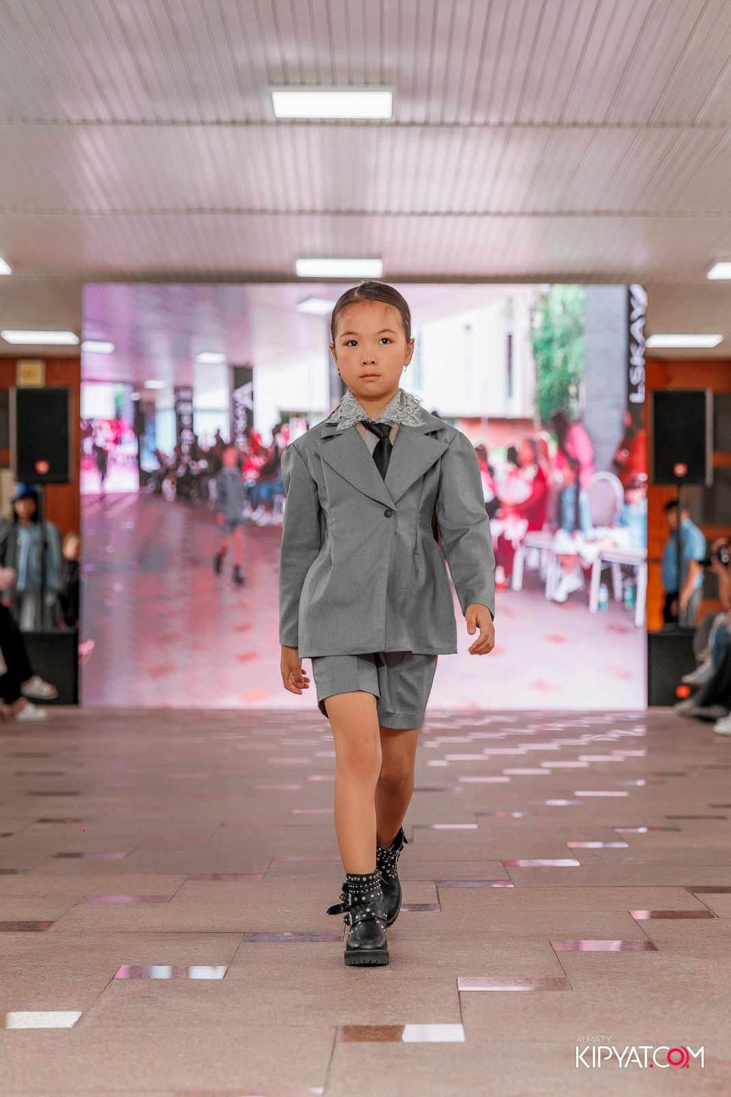JUNIOR FASHION SHOW. КИПЯТКОМ АЛМАТЫ!