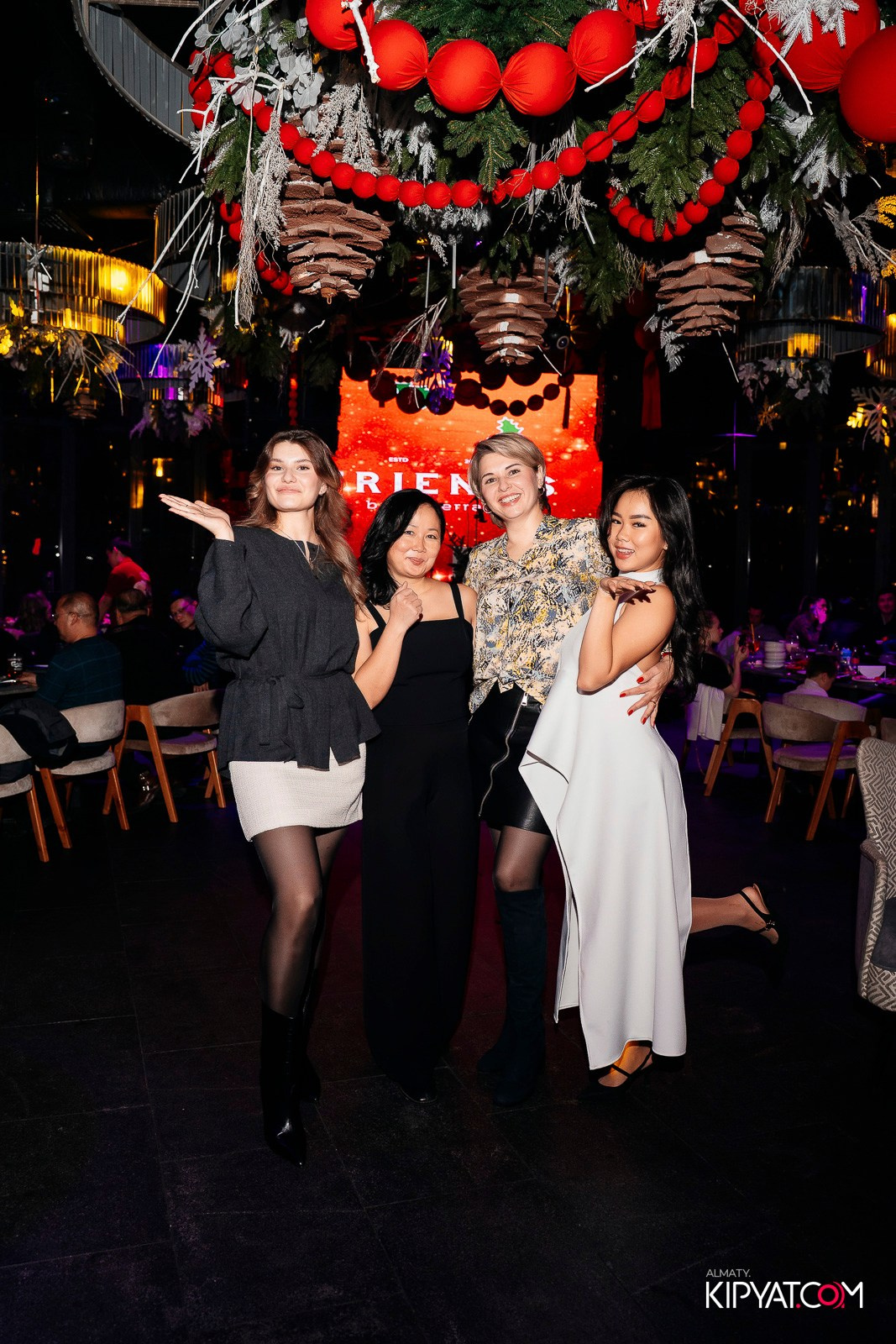 FRIENDS BAR & TERRACE. КИПЯТКОМ АЛМАТЫ! Фотосъемка мероприятий в Алматы