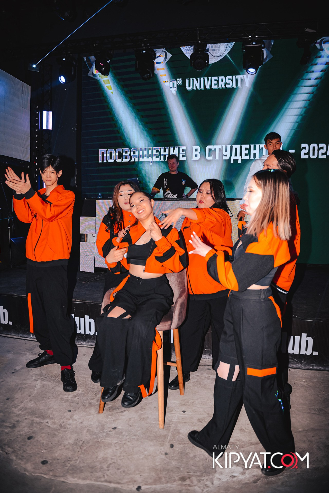 ПОСВЯЩЕНИЕ В СТУДЕНТЫ ''Q'' UNIVERSITY. КИПЯТКОМ АЛМАТЫ!