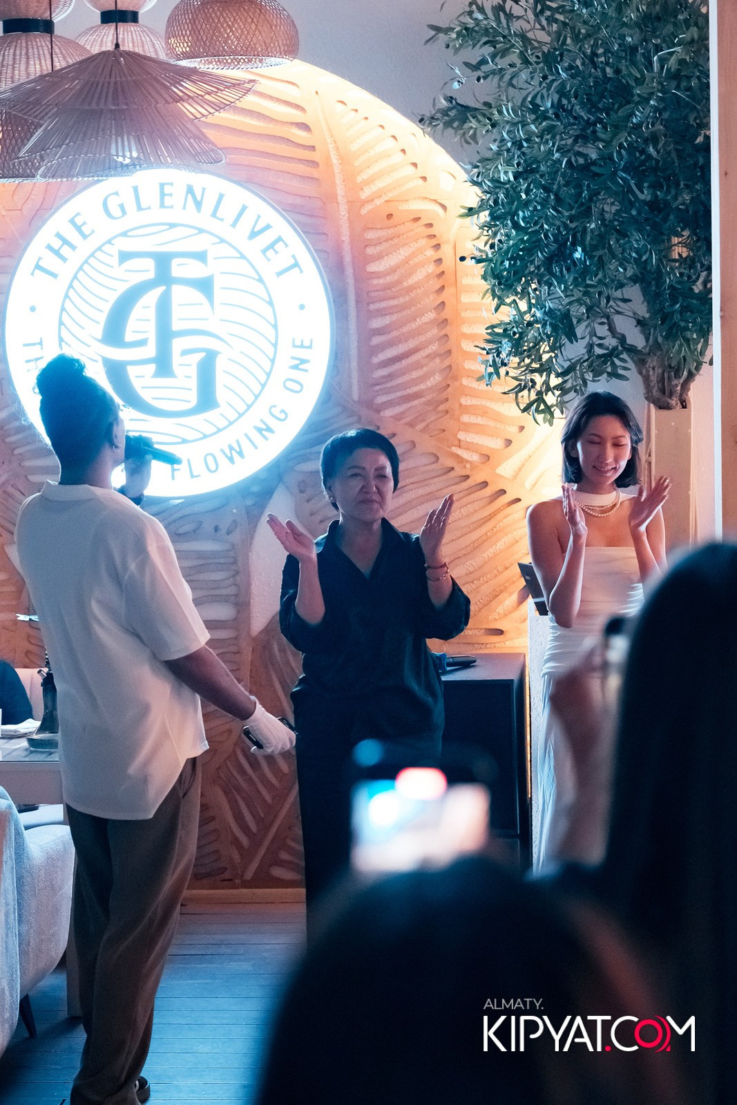 MOOD KARAOKE & TERRACE. КИПЯТКОМ АЛМАТЫ!