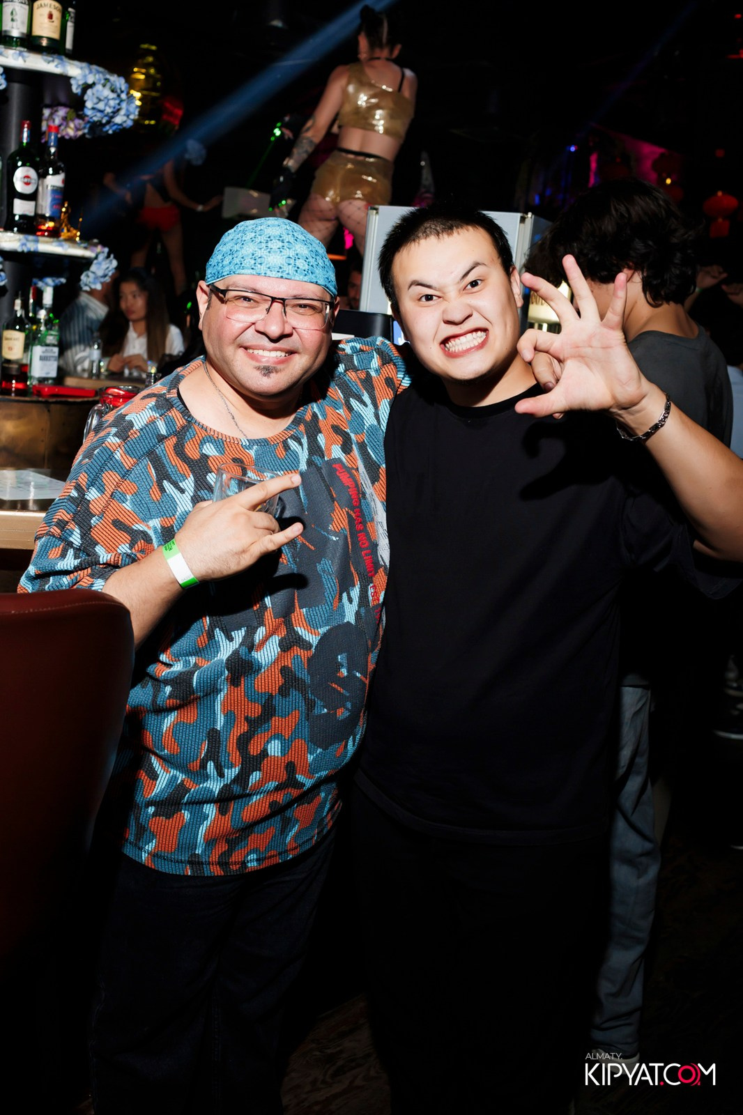 UYAT EMES BAR. КИПЯТКОМ АЛМАТЫ!