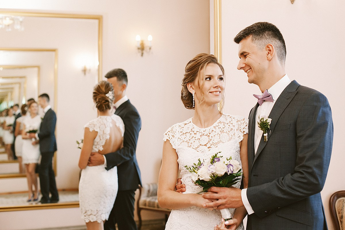 свадебный торт заказать, свадебный букет купить, костюм для жениха на свадьбу, свадебный салон спб, бутоньерка на свадьбу, где провести свадьбу в спб