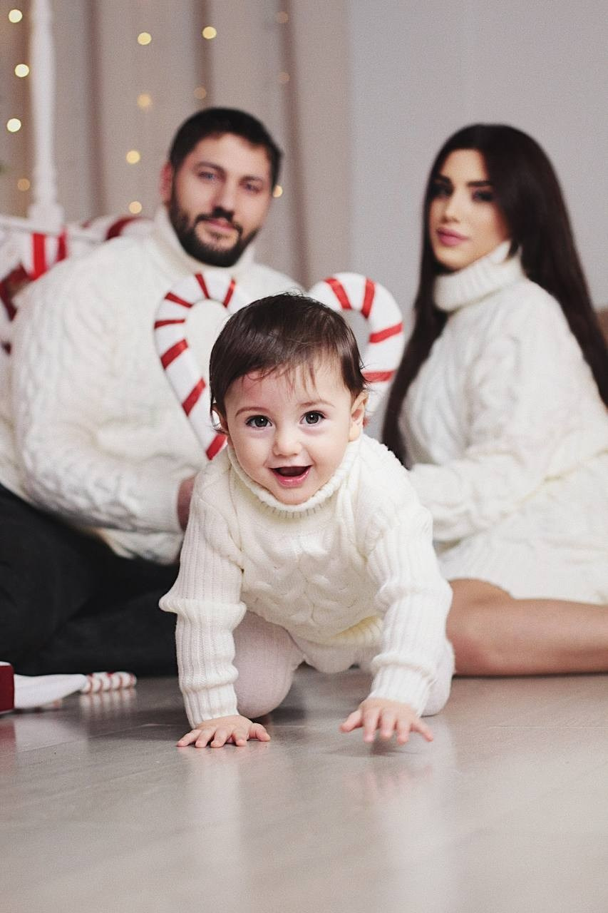 Задик и Нара. Новогодняя. Студия. Фотограф Пирумян Анна. г. Сургут, г. Воронеж