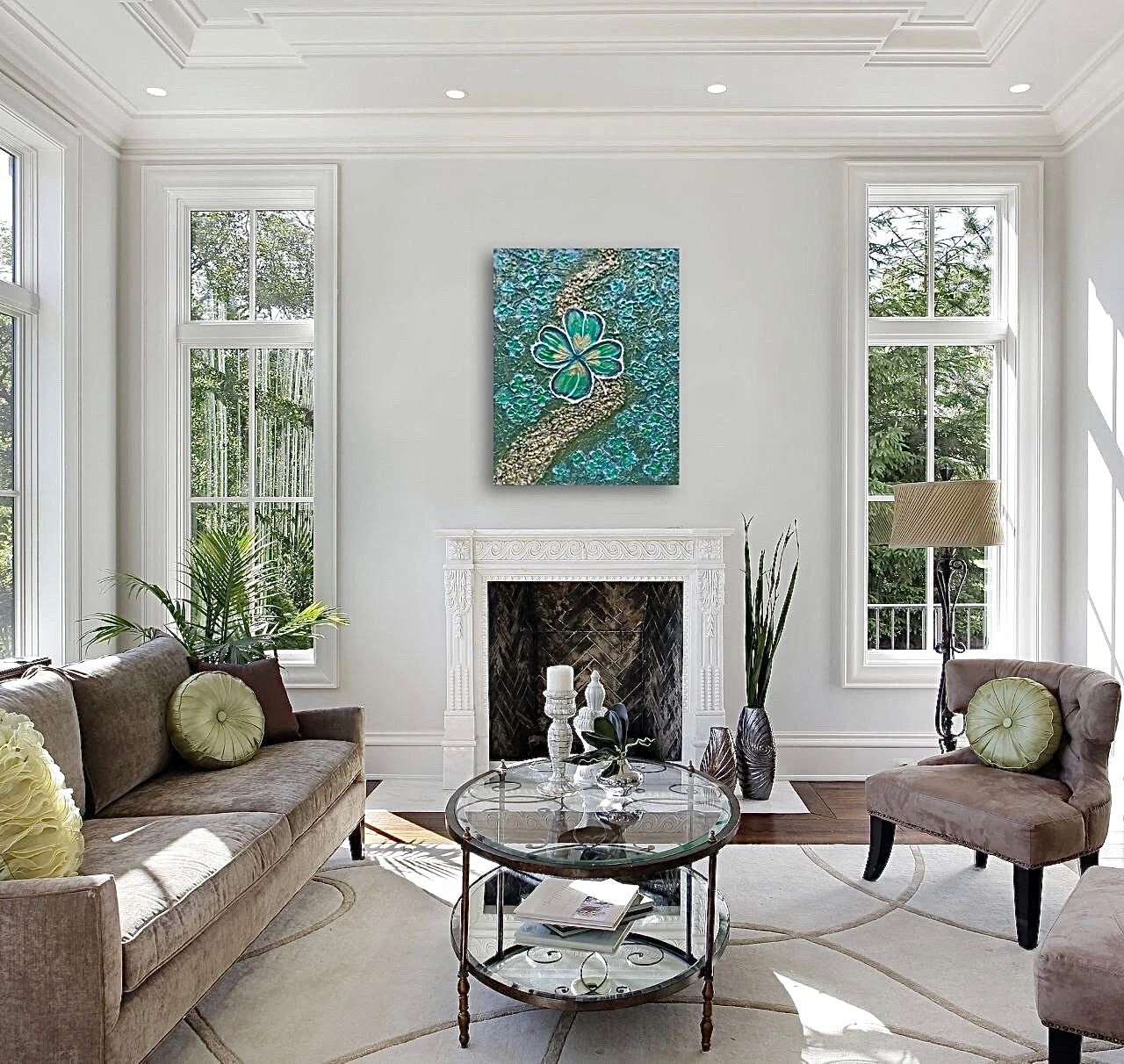 четырех-листник зеленый на удачу