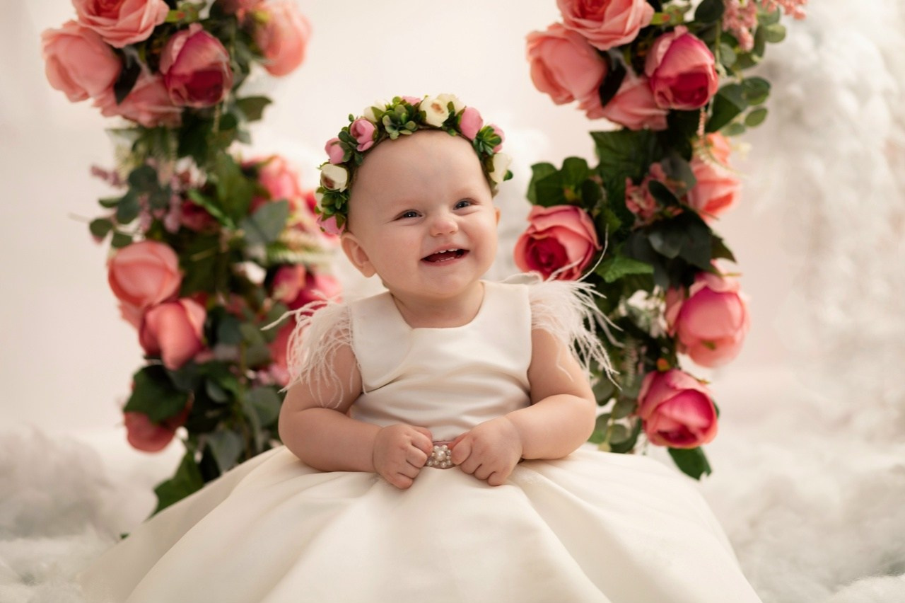 Цветочная качель. ФОТОГРАФ НА ГОДИК, БЕРЕМЕННОСТИ, НОВОРОЖДЕННЫХ, КРЕЩЕНИЯ МОСКВА