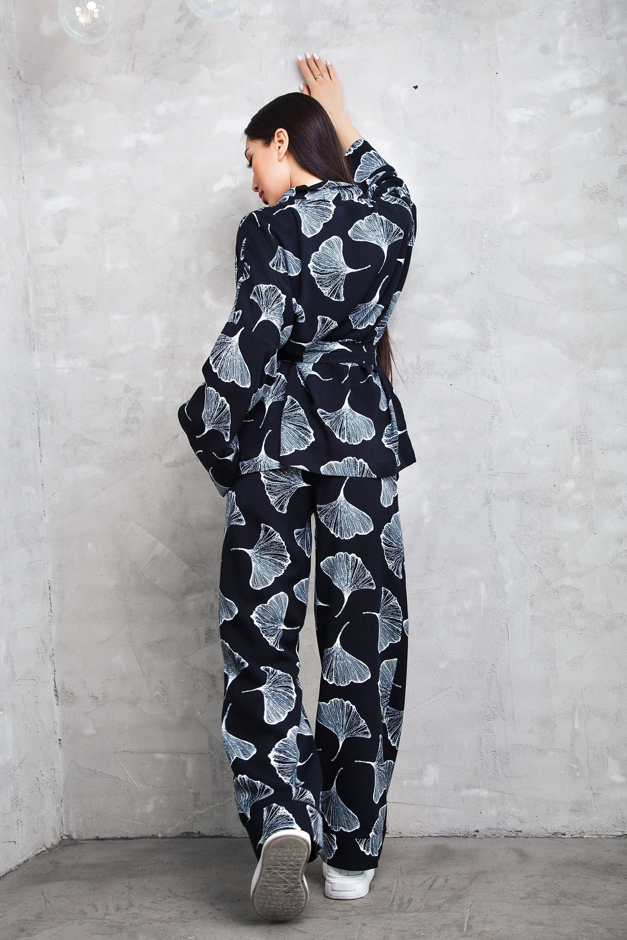 Реклама женской одежды. Натан Супервайзер по Продакшену