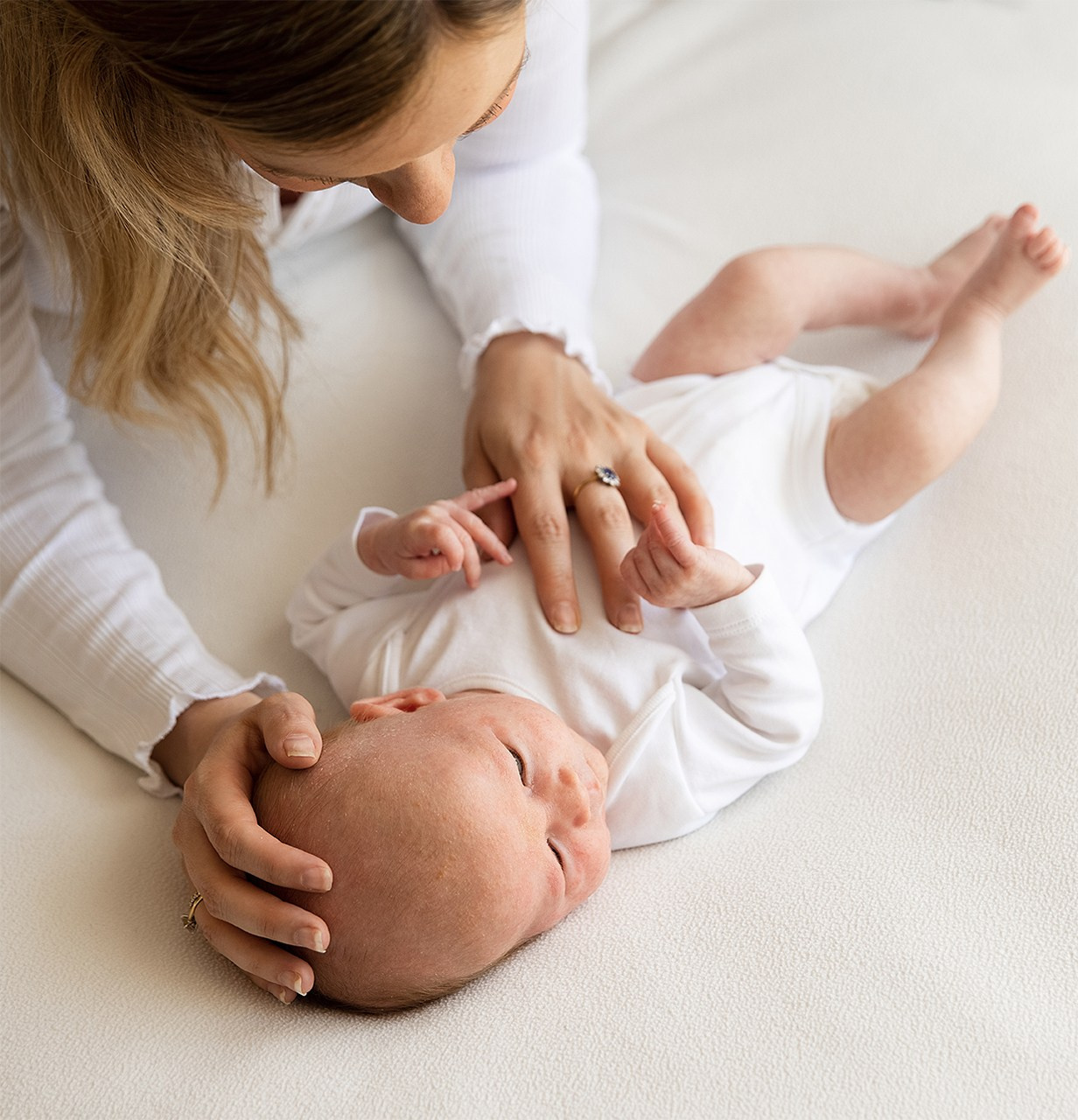 Новорожденные. Фотосессия в студии в Москве от профессионального фотографа услуги по доступным ценам