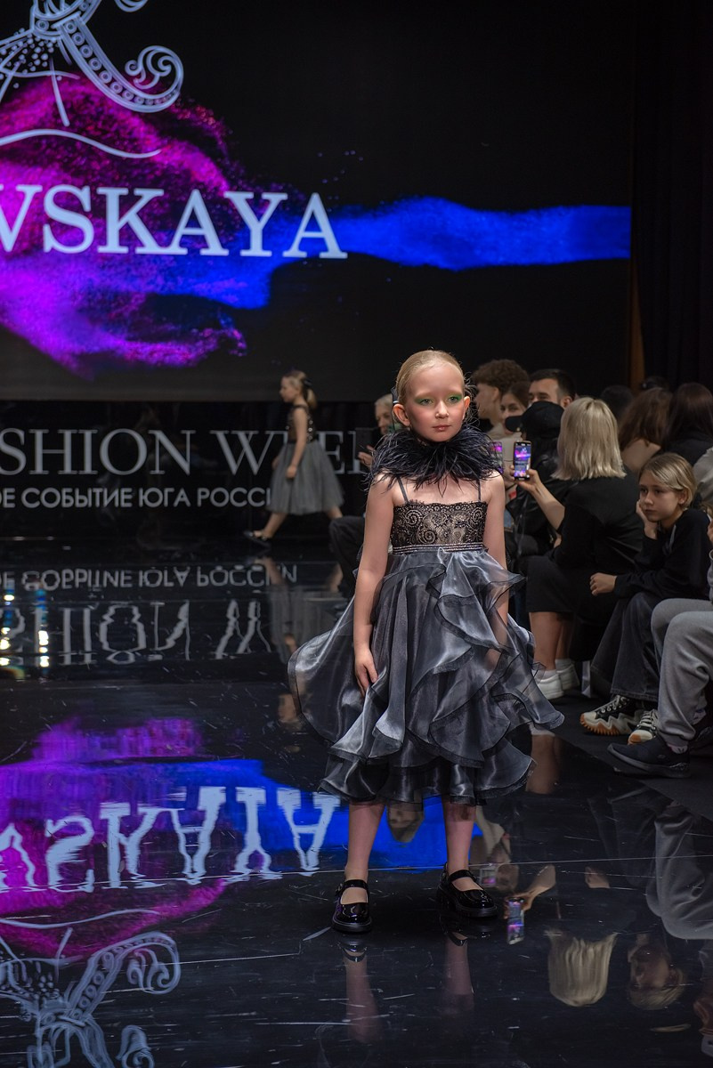 SochiFashionWeek2024 дизайнер Кибовская. Семейный и коммерческий фотограф в Сочи Александр Бодунов