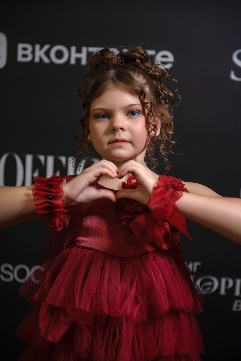 SochiFashionWeek2024 дизайнер Анохина Светлана. Семейный и коммерческий фотограф в Сочи Александр Бодунов