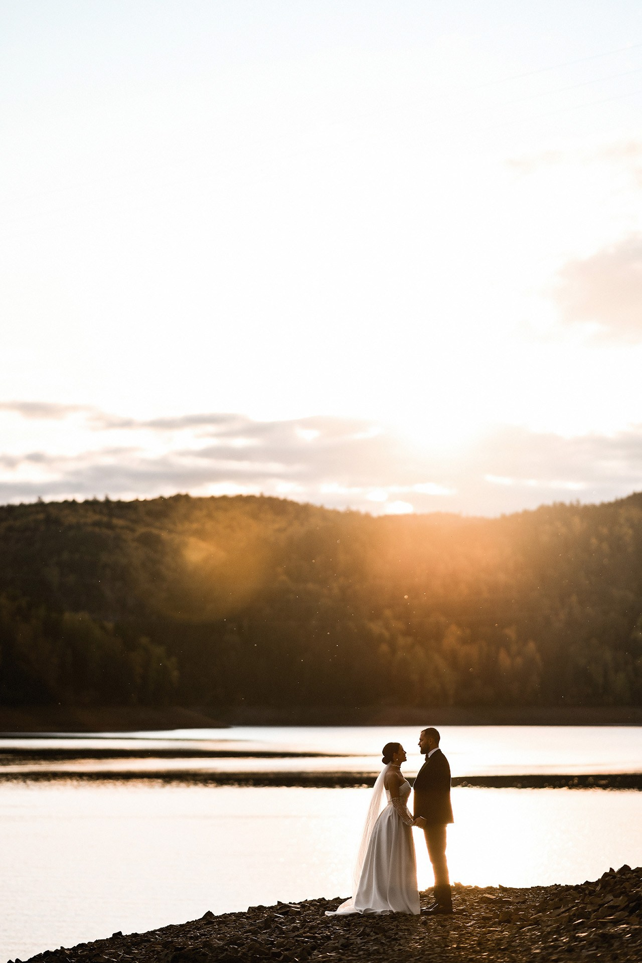 🔥 Саша и Катя — драйвовая свадебная вечеринка Красноярска в Шато white. 📸 Свадебный и семейный фотограф в Красноярске Тихомиров Евгений | 17 лет опыта | 800+ свадеб