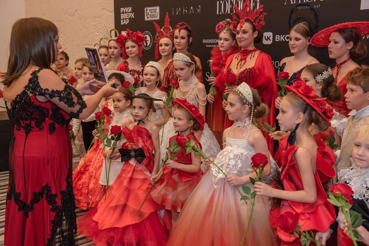 SochiFashionWeek2024 дизайнер Анохина Светлана. Семейный и коммерческий фотограф в Сочи Александр Бодунов