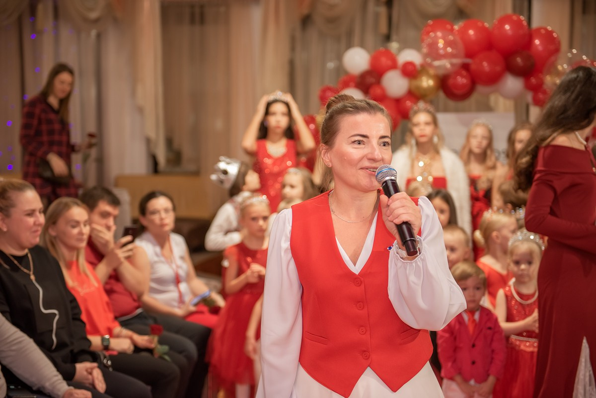 Выпускной в детской школе моделей HAPPYkids 2024. Семейный и коммерческий фотограф в Сочи Александр Бодунов