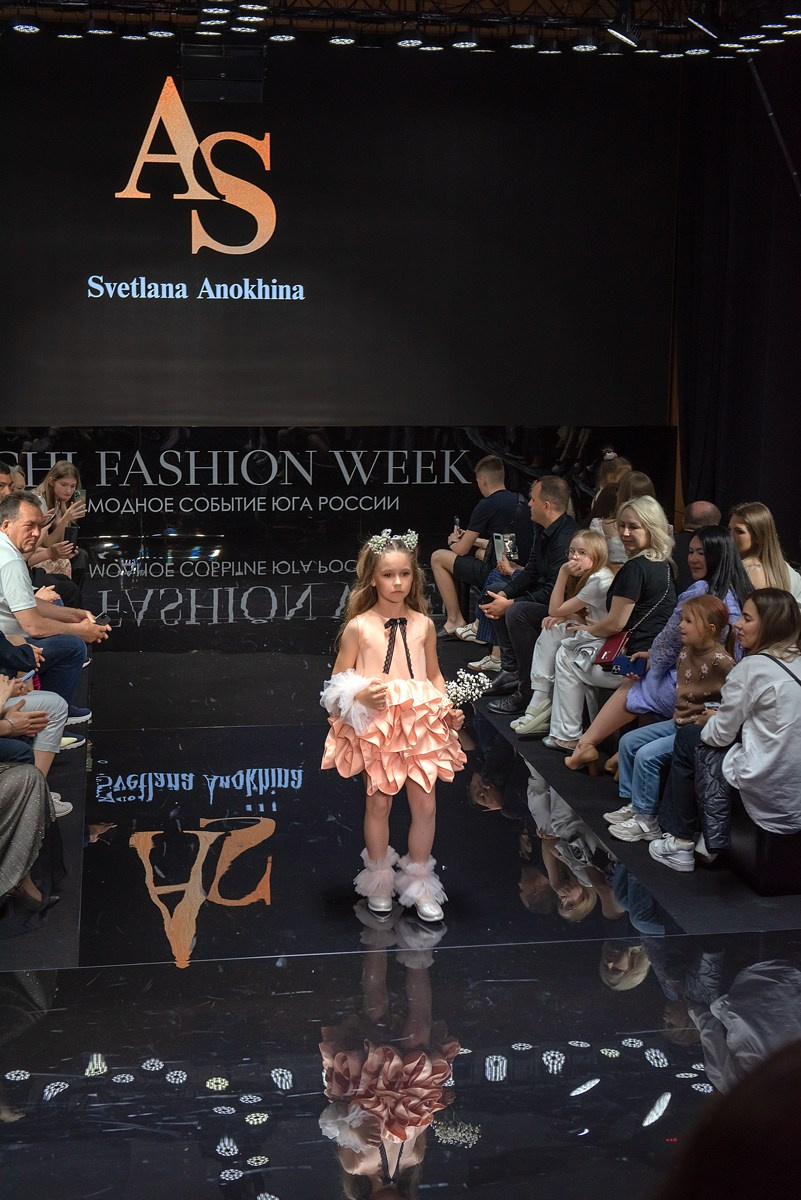 SochiFashionWeek2024 дизайнер Анохина. Семейный и коммерческий фотограф в Сочи Александр Бодунов
