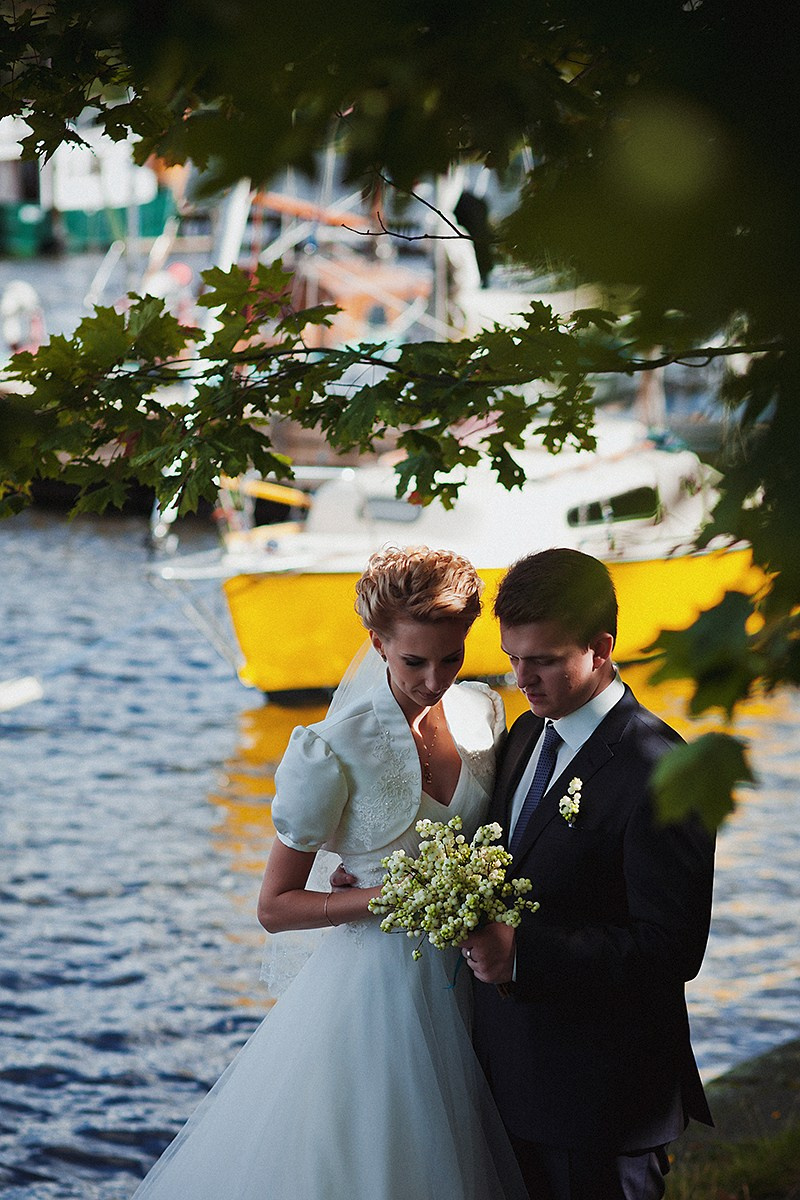 Свадебная прогулка Алекса и Даши. Фотограф крещение венчание в Петербурге! Помогает подобрать храм и посоветовал душевного батюшку в СПб