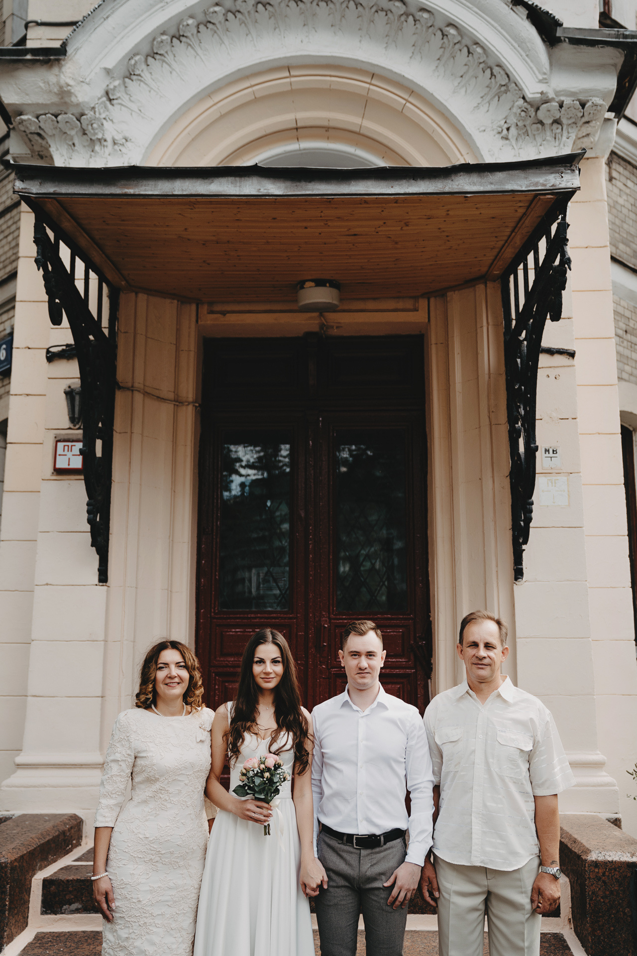 Саша и Диана «Час у Грибоедовского». Свадебный фотограф и видеограф Дмитрий Горяченков