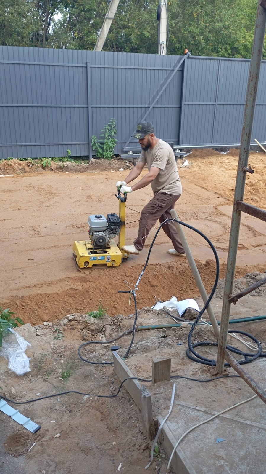 Послойная трамбовка песка