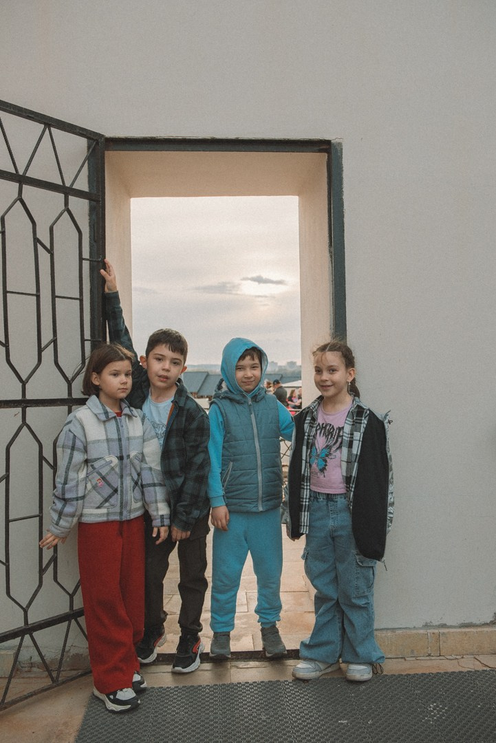 Фотопрогулка одноклассников. 2 класс