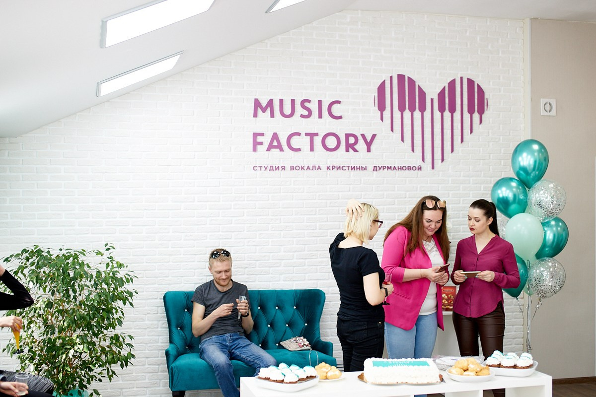 Репортаж с открытия школы вокала Кристины Дурмановой. Репортажный и женский фотограф в Новосибирске