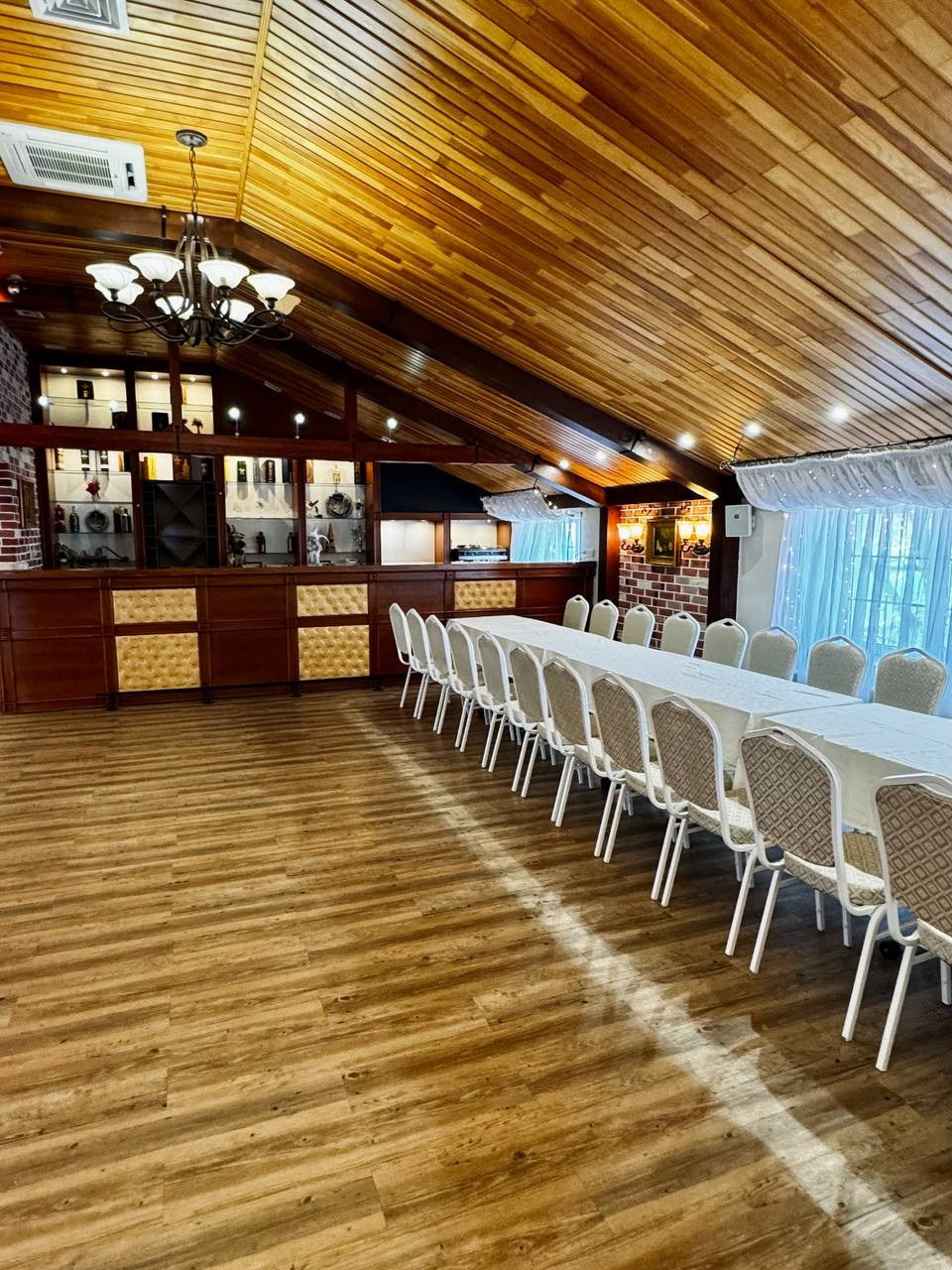 АРЕНДА БАНКЕТНОГО ЗАЛА. Сауна с джакузи, водопадом, большим и теплым бассейном, хаммамом в ClubHouse в