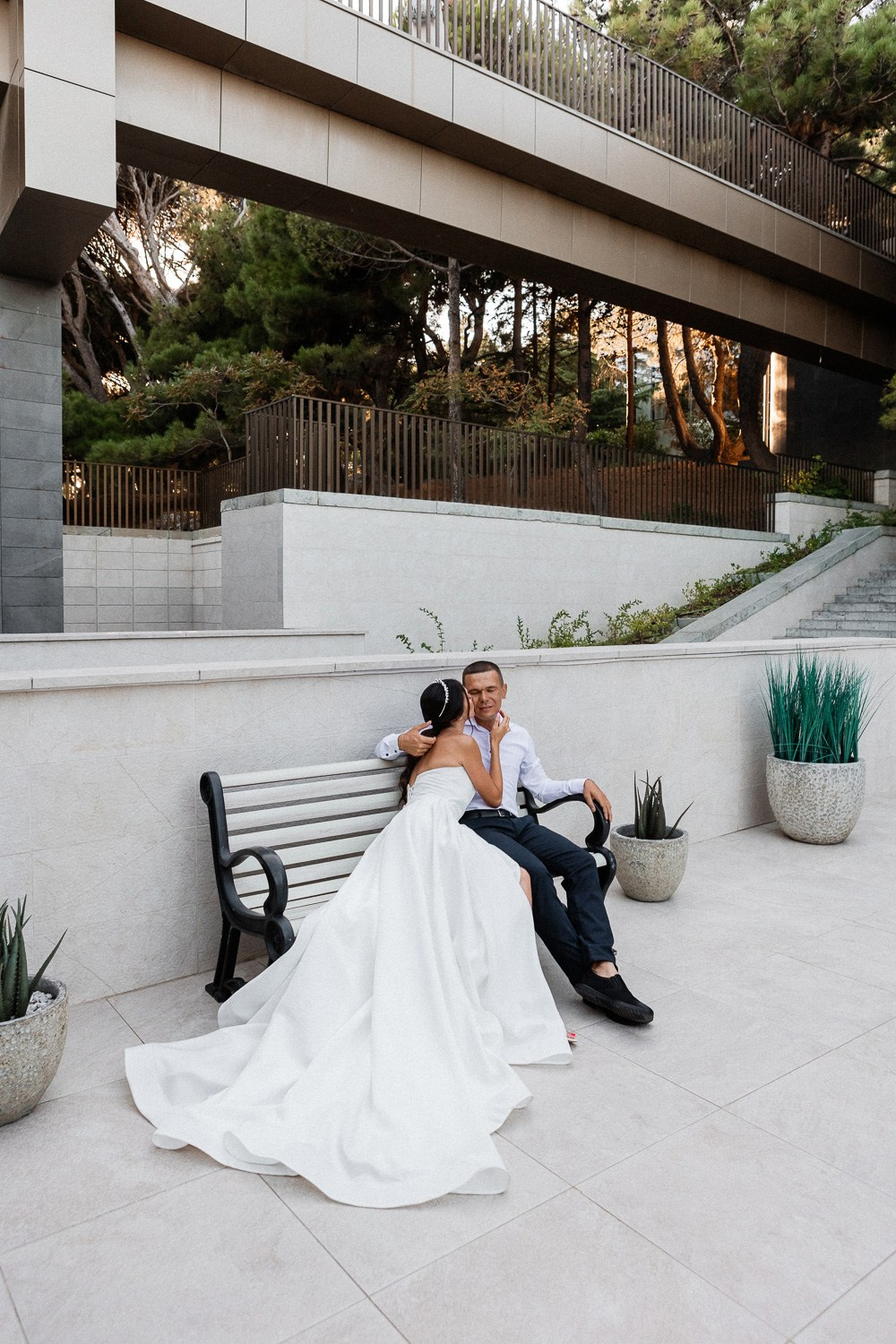 Николай и Юля — Свадебная фотосессия в Форосском парке. Свадебный фотограф, фотосъемка в Крыму, Севастополе, Симферополе, Ялте