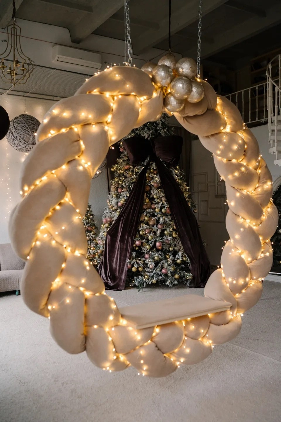 Новогодние декорации 2025-2026. Свадебный фотограф Ярославль Ирина Волоцкая