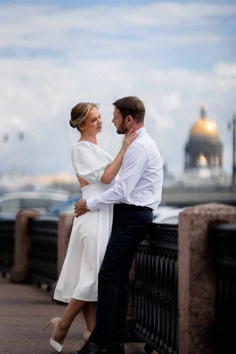 Свадебная фотосессия на улице. Свадебный фотограф в Санкт-Петербурге Антон Владимиров