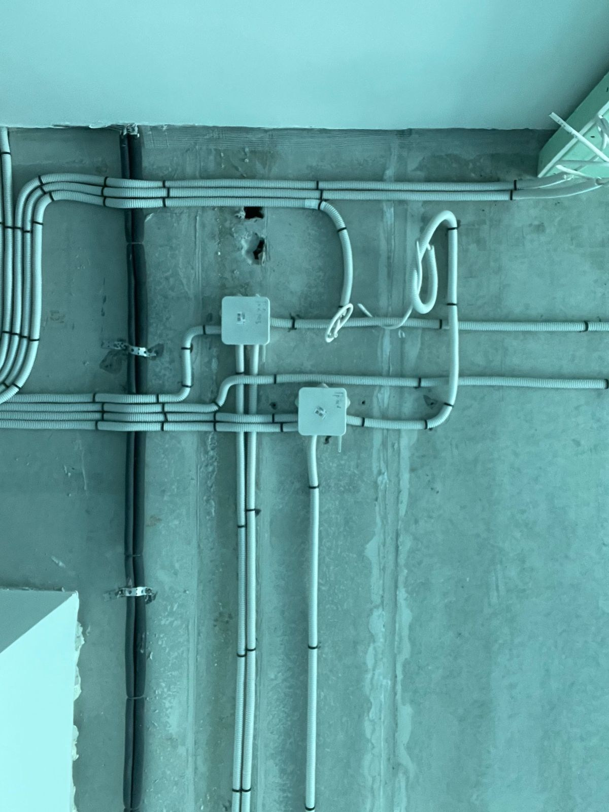 Черновые электромонтажныеработы. Мамонт