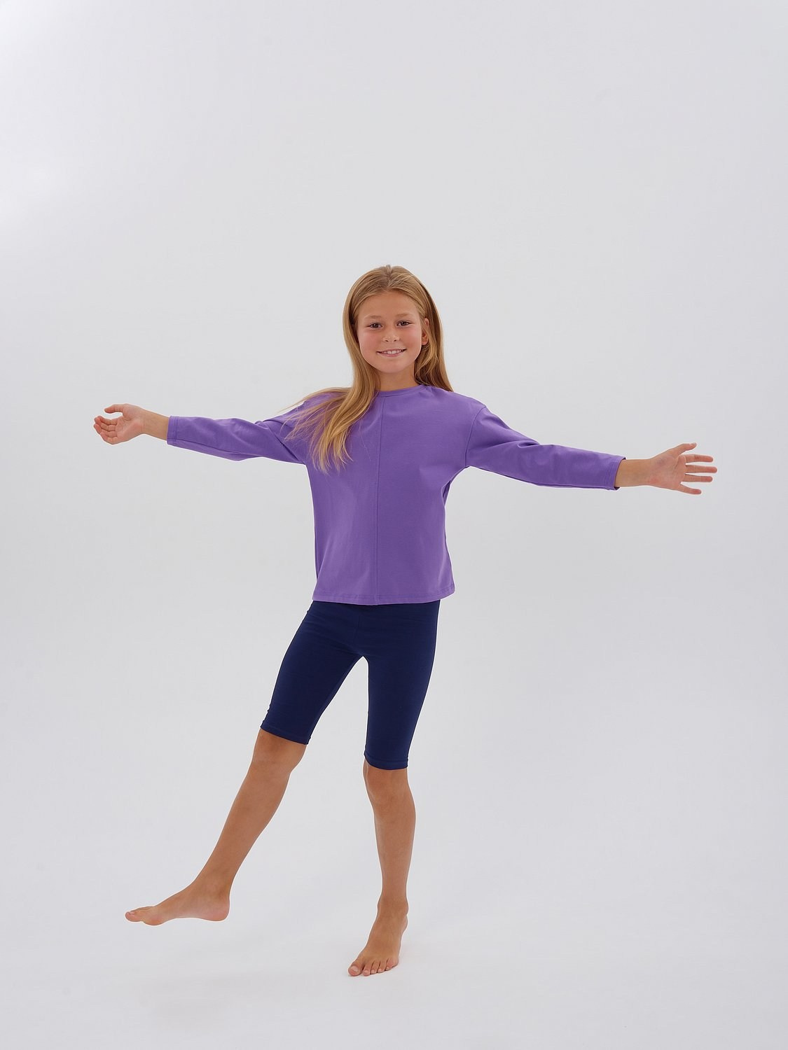 Детская одежда: лонгсливы и футболки. Портретный фотограф в Санкт-Петербурге